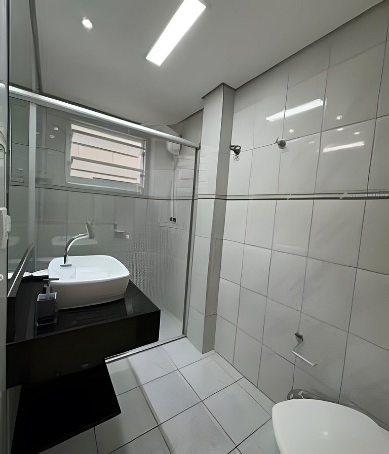 Moderno Apto no Gonzaga a UMA quadra da Praia