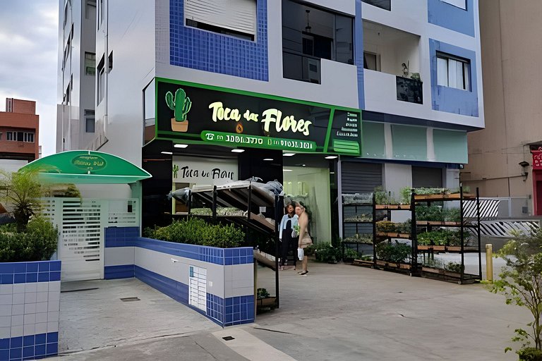 Moderno Apto no Gonzaga a UMA quadra da Praia