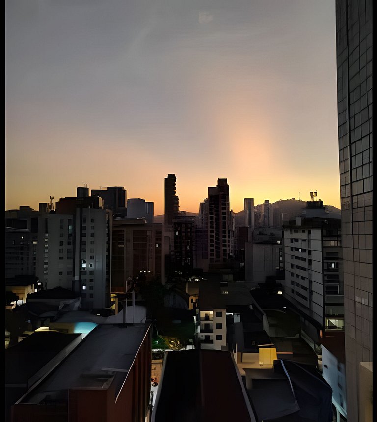 Moderno Apto no Gonzaga a UMA quadra da Praia