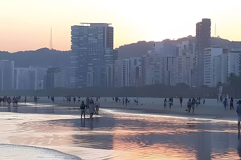 Moderno Apto no Gonzaga a UMA quadra da Praia