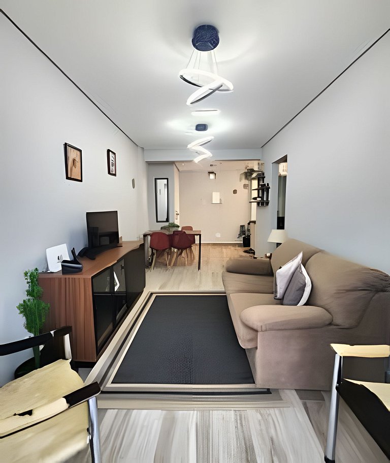 Belo Apto no Gonzaga - uma quadra da praia