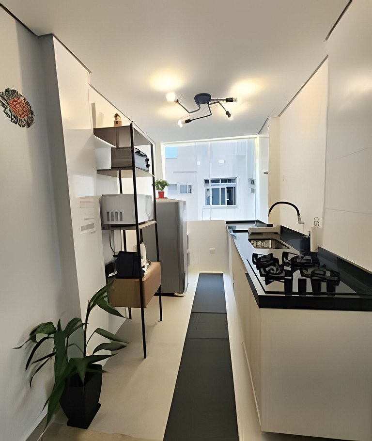 Belo Apto no Gonzaga - uma quadra da praia