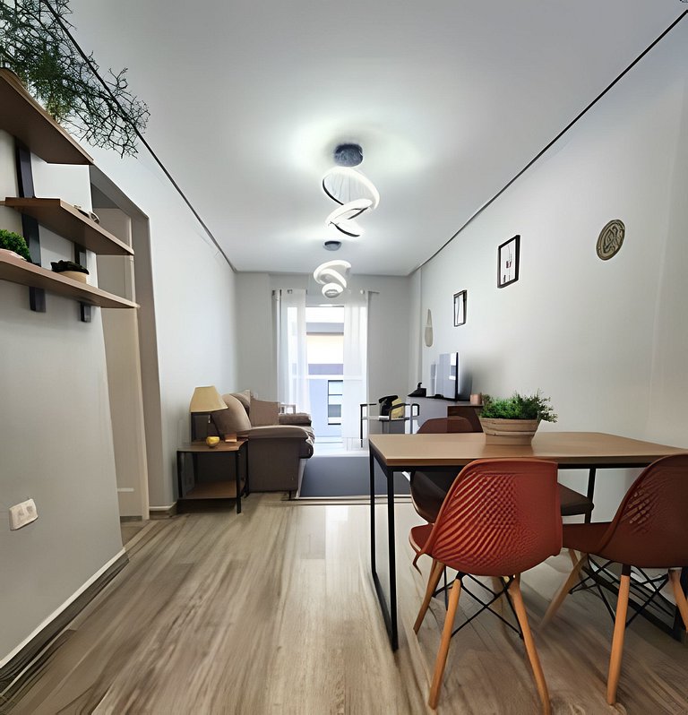 Belo Apto no Gonzaga - uma quadra da praia