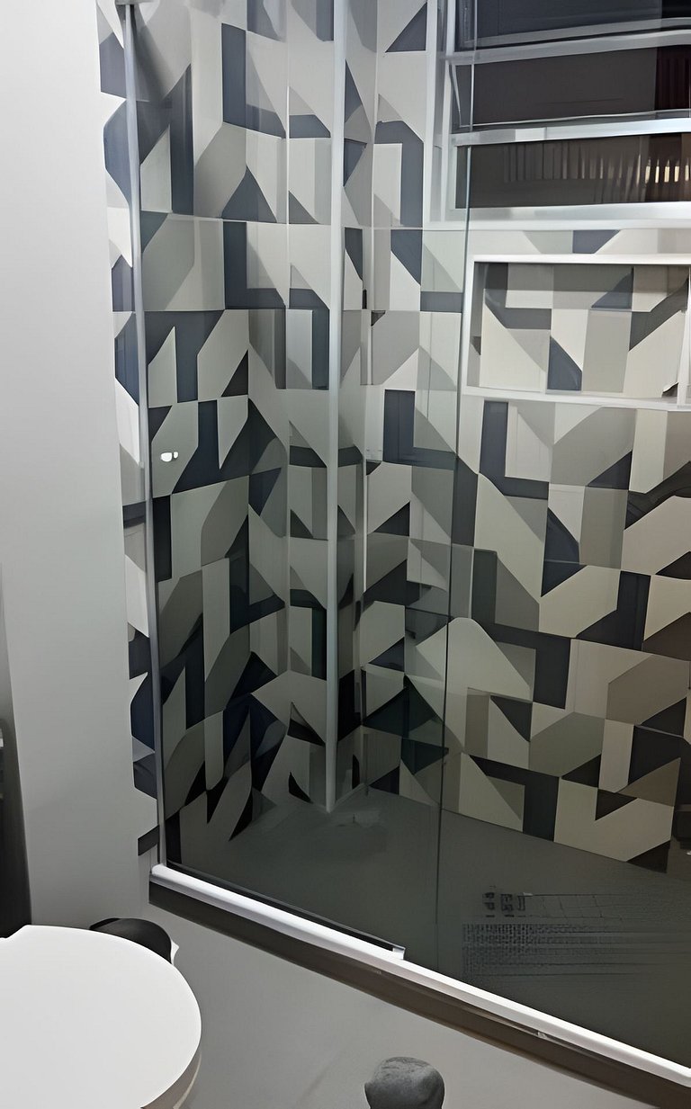 Belo Apto no Gonzaga - uma quadra da praia