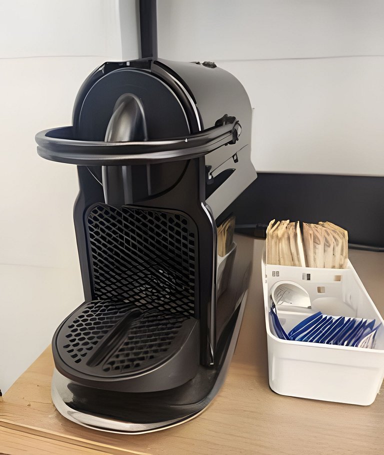 Belo Apto no Gonzaga - uma quadra da praia