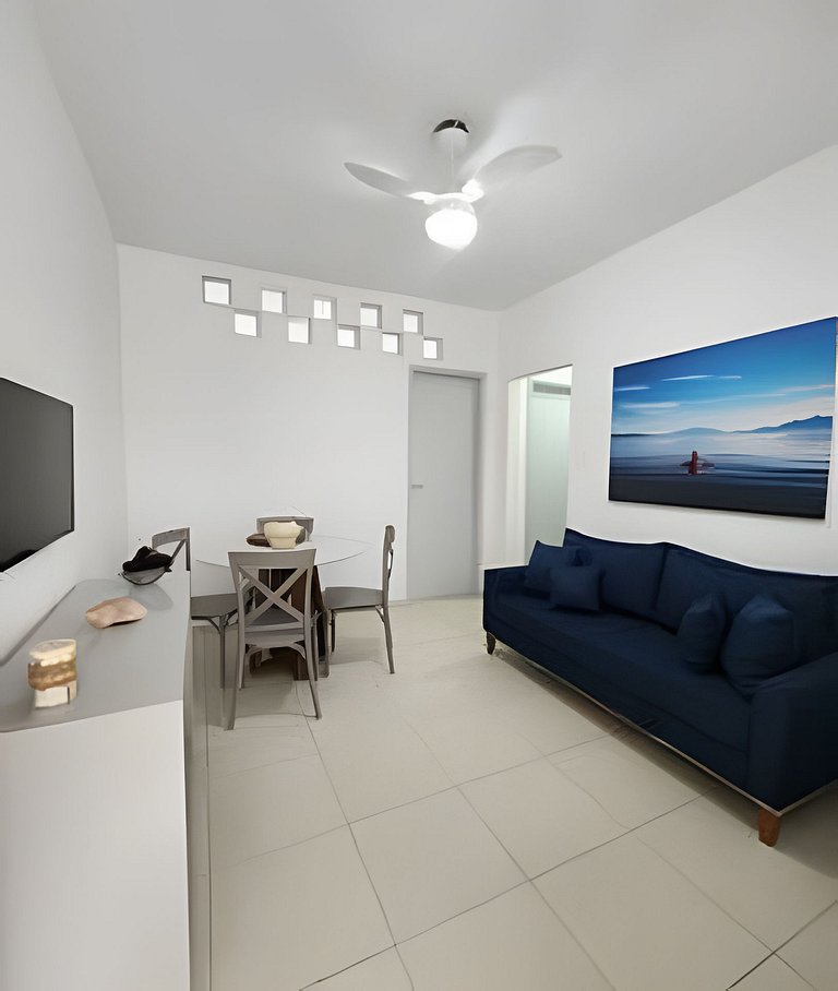 Apto em frente à Praia do Gonzaga - 2 quartos para 6 pessoas