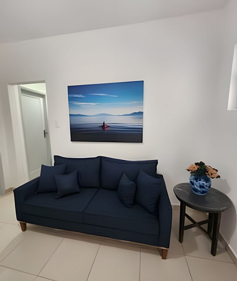 Apto em frente à Praia do Gonzaga - 2 quartos para 6 pessoas