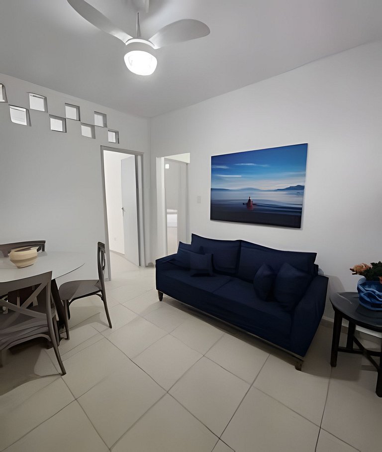 Apto em frente à Praia do Gonzaga - 2 quartos para 6 pessoas