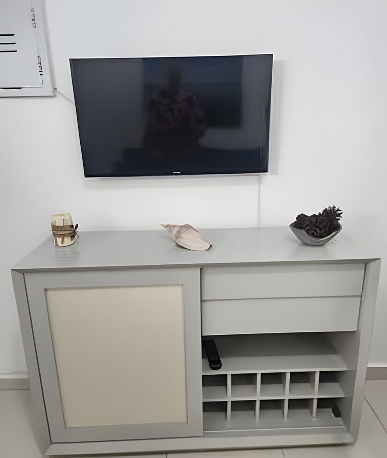 Apto em frente à Praia do Gonzaga - 2 quartos para 6 pessoas