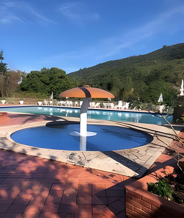 Confortável Flat Cavalinho Branco com lazer em Águas Lindóia