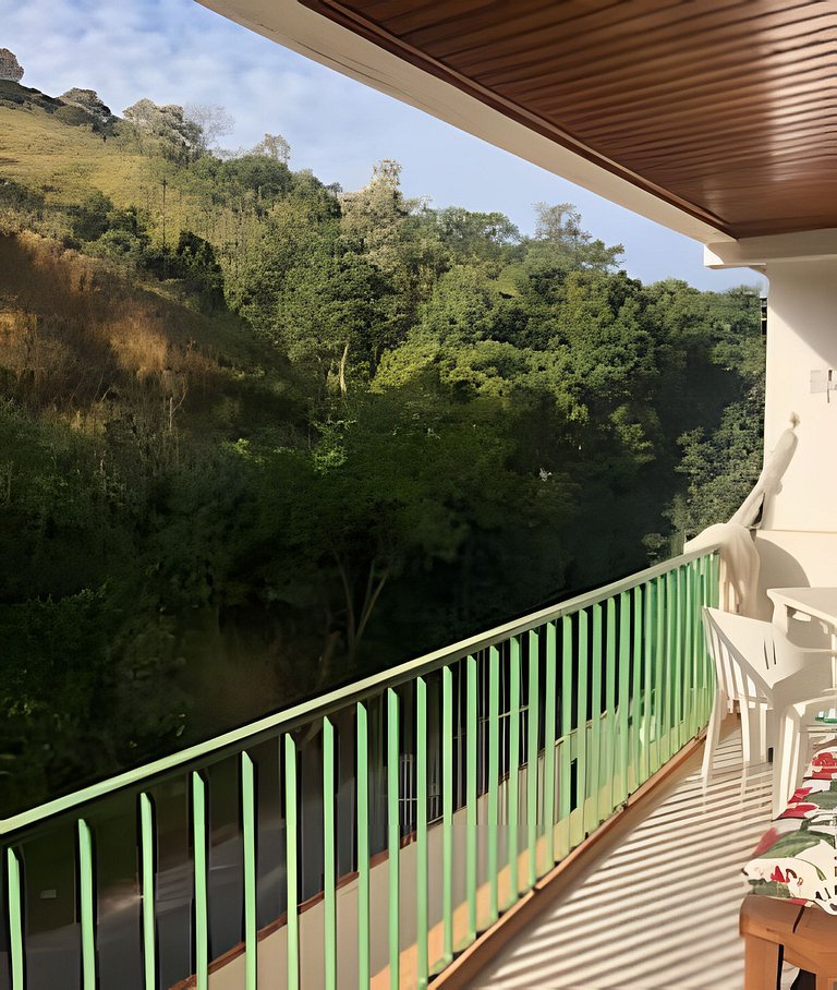 Flat Cavalinho Branco com varanda e lazer – Águas de Lindóia