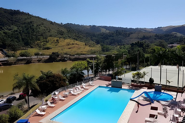 Flat Cavalinho Branco com varanda e lazer – Águas de Lindóia