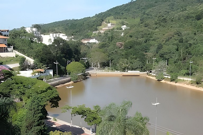 Flat Cavalinho Branco com varanda e lazer – Águas de Lindóia