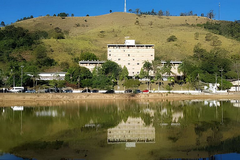 Flat Cavalinho Branco com varanda e lazer – Águas de Lindóia