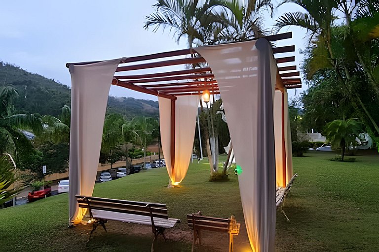 Flat Cavalinho Branco com varanda e lazer – Águas de Lindóia