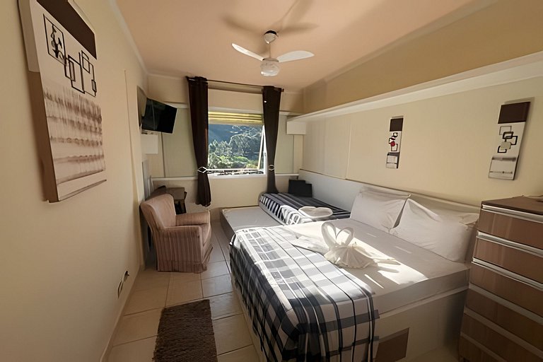 Flat Cavalinho Branco com vista para lago – Águas de Lindóia