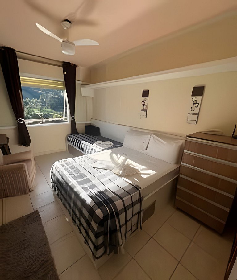 Flat Cavalinho Branco com vista para lago – Águas de Lindóia