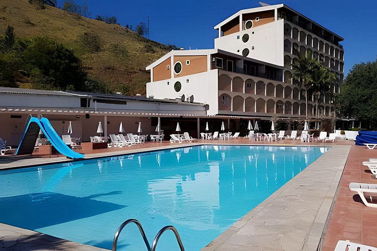 Flat Cavalinho Branco com vista para lago – Águas de Lindóia