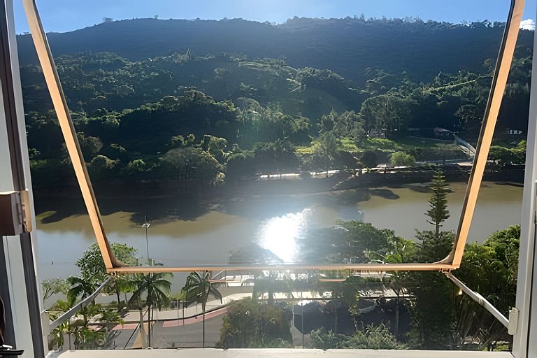 Flat Cavalinho Branco com vista para lago – Águas de Lindóia