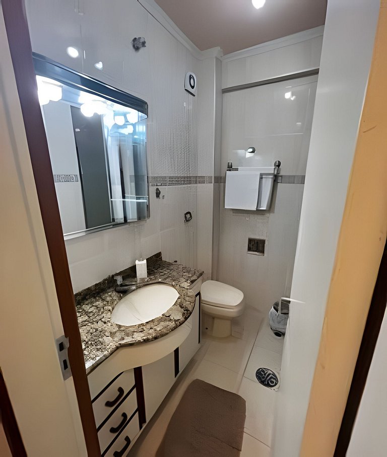 Flat Cavalinho Branco com vista para lago – Águas de Lindóia