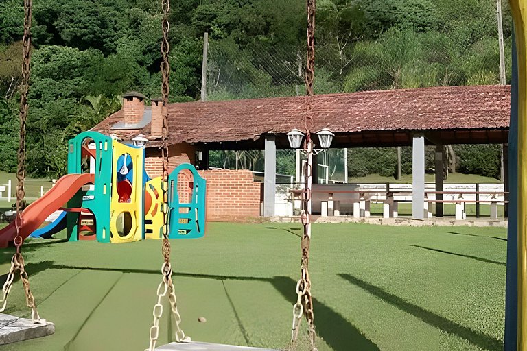 Flat Cavalinho Branco com vista para lago – Águas de Lindóia