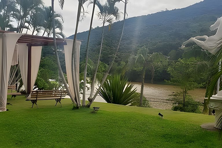 Flat Cavalinho Branco com vista para lago – Águas de Lindóia