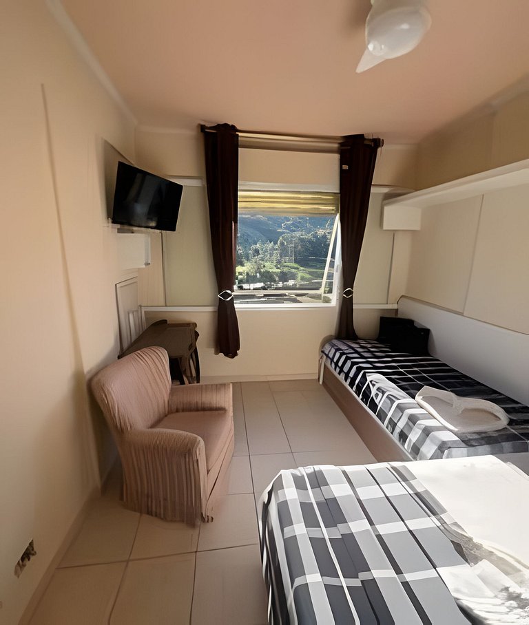 Flat Cavalinho Branco com vista para lago – Águas de Lindóia