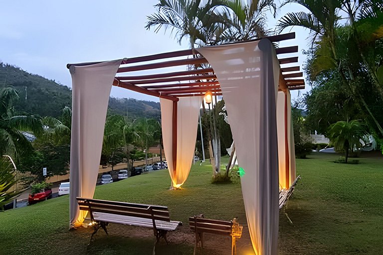 BELO Flat Cavalinho Branco com lazer em Águas de Lindóia