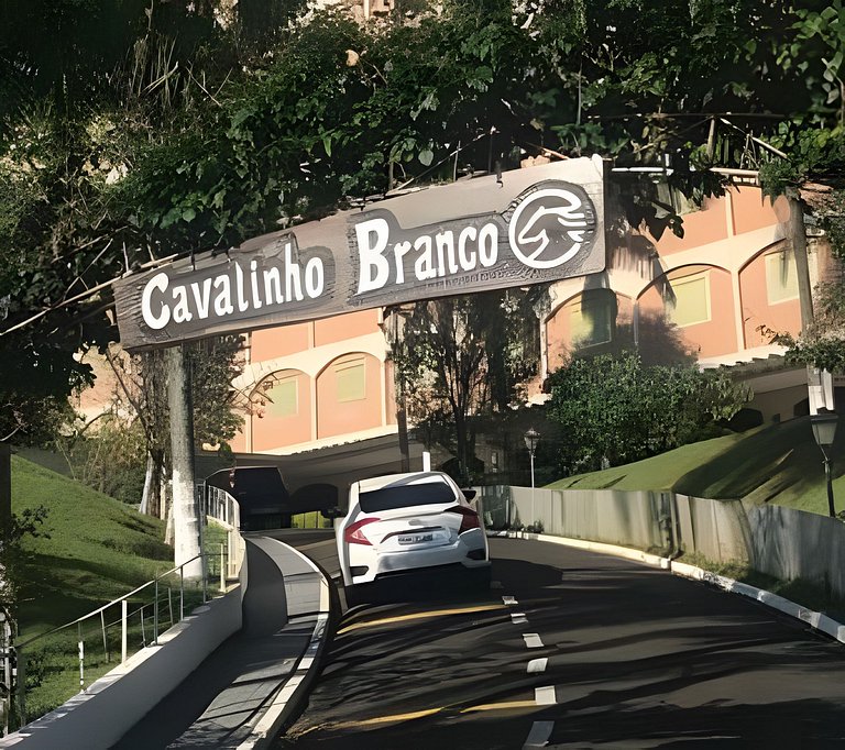 BELO Flat Cavalinho Branco com lazer em Águas de Lindóia