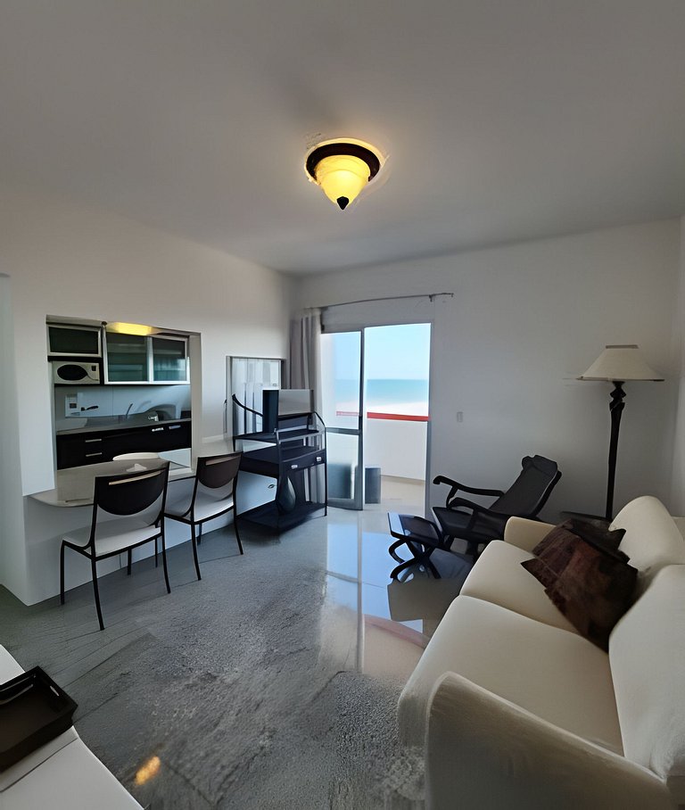 Apto Pé na Areia com Piscina – Centro Itanhaém