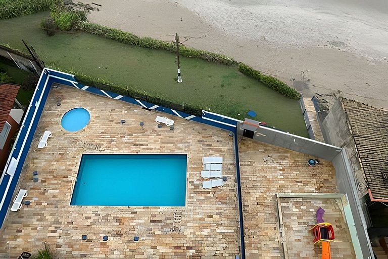 Apto Pé na Areia com Piscina – Centro Itanhaém