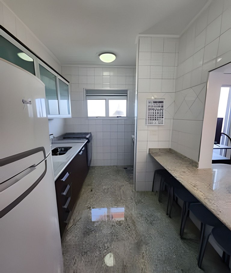 Apto Pé na Areia com Piscina – Centro Itanhaém