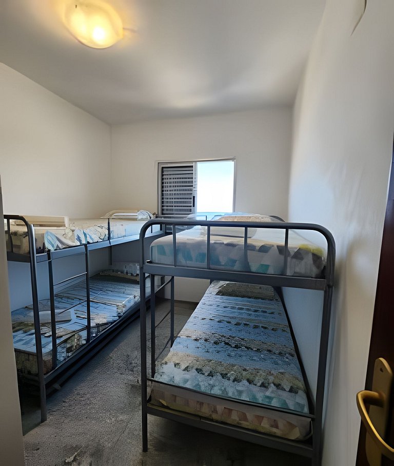 Apto Pé na Areia com Piscina – Centro Itanhaém