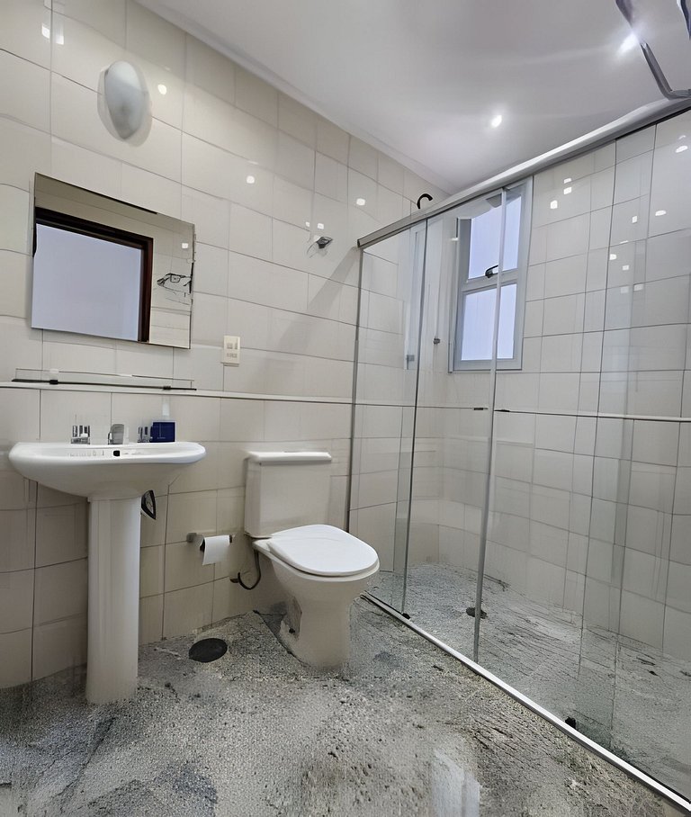 Apto Pé na Areia com Piscina – Centro Itanhaém