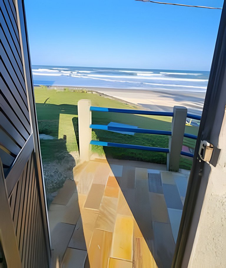 Apto Pé na Areia com Piscina – Centro Itanhaém