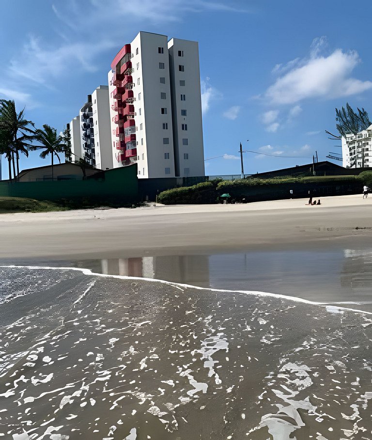 Apto Pé na Areia com Piscina – Centro Itanhaém